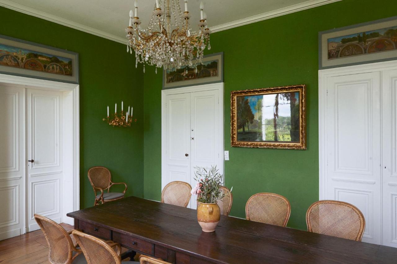 Chateau Champcenetz Bed & Breakfast